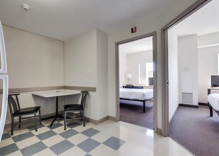 Residence & Conference Centre - Niagara-On-The-Lake