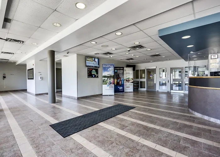 Residence & Conference Centre - Niagara-On-The-Lake
