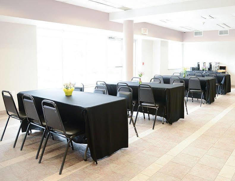 Hotel & Conference Centre - Niagara-on-the-lake